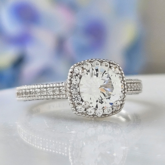 Classic Style Round Halo Ring, solid 925 Sterling Silver size 7 - Great Quality - Picture 4 of 5